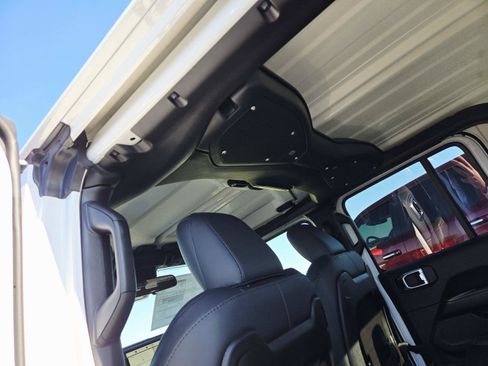 New 2026 Jeep Gladiator Sport AWD/4WD image 14