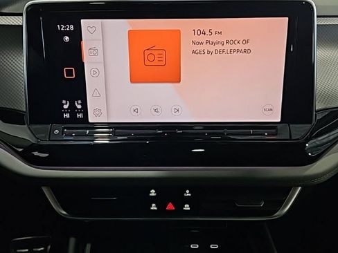 Used 2025 Volkswagen Atlas Peak Edition SE AWD/4WD image 34