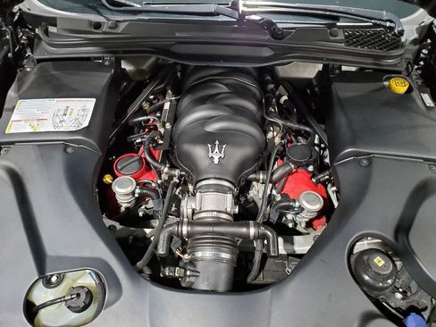 Used 2011 Maserati GranTurismo Convertible image 43