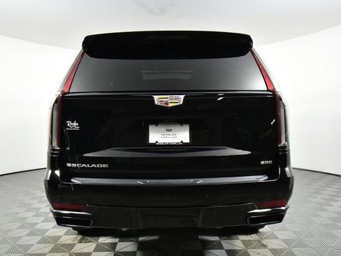 Used 2024 Cadillac Escalade Sport image 4