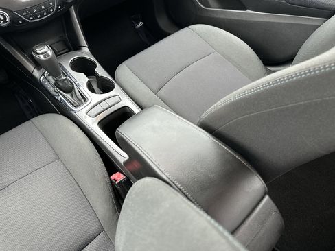 Used 2016 Chevrolet Cruze LT w/ Convenience Package image 20