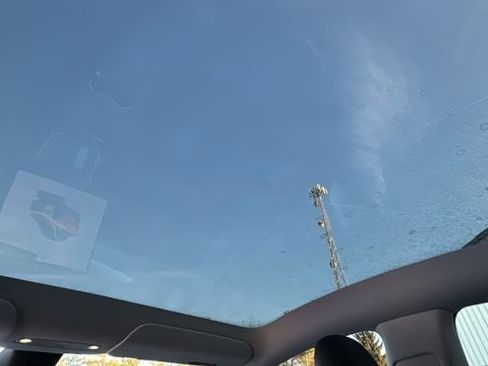 Used 2026 Tesla Model Y Long Range image 8