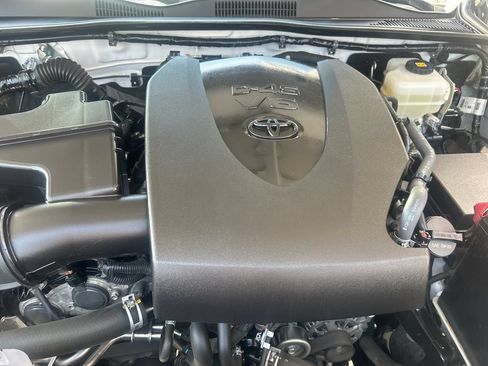 Used 2020 Toyota Tacoma TRD Off-Road w/ TRD Premium Off Road Package AWD/4WD image 23