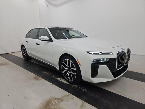 Used 2026 BMW 740i RWD image 3