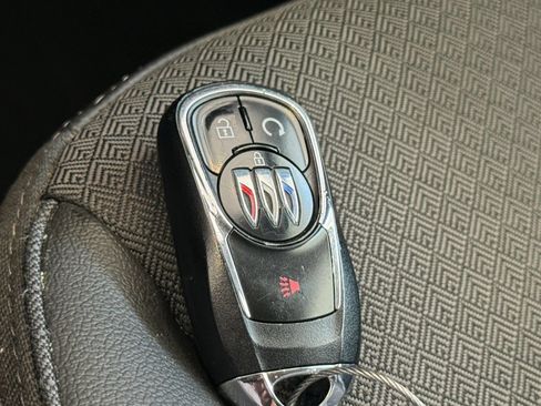 Used 2025 Buick Encore GX Preferred AWD/4WD image 23
