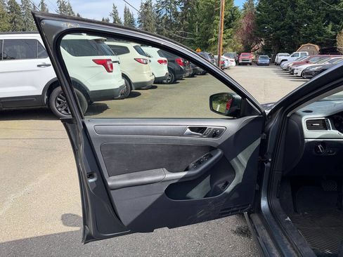 Used 2012 Volkswagen Jetta SE image 21