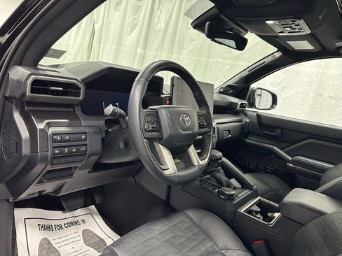 Used 2025 Toyota 4Runner TRD Off-Road Premium image 16