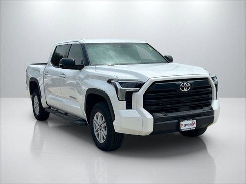 Certified 2025 Toyota Tundra SR5 w/ SR5 Premium Package AWD/4WD image 3