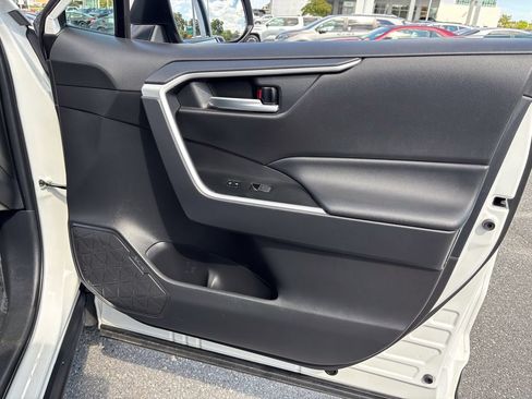 Used 2025 Toyota RAV4 XLE AWD/4WD image 37