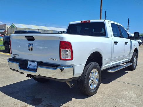 Used 2024 RAM 2500 Big Horn AWD/4WD image 2