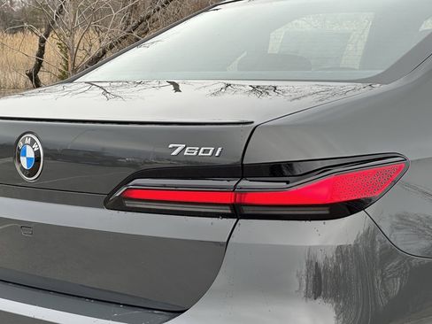 Used 2025 BMW 760i xDrive image 8