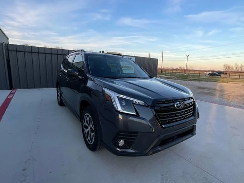 Used 2022 Subaru Forester Premium image 25