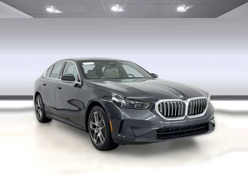 New 2026 BMW 530i RWD image 7