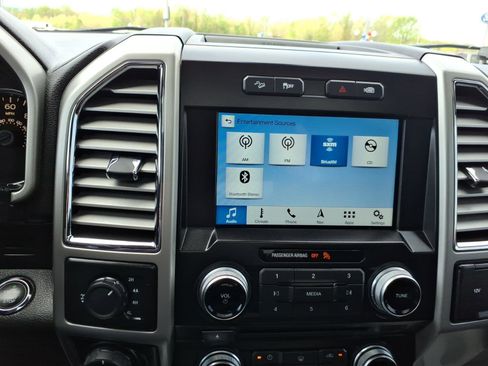 Used 2016 Ford F150 Lariat w/ Equipment Group 502A Luxury image 16