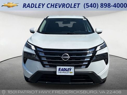 Used 2025 Nissan Rogue SV image 23