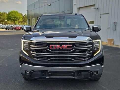 Used 2025 GMC Sierra 1500 SLT AWD/4WD image 4