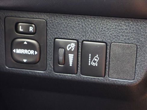 Used 2018 Toyota RAV4 SE w/ Power Extra Value Package AWD/4WD image 17