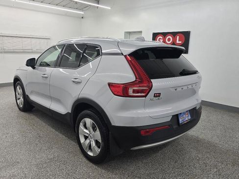 Used 2021 Volvo XC40 T5 Momentum AWD/4WD image 5