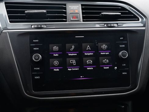 Used 2024 Volkswagen Tiguan SE R-Line FWD image 24