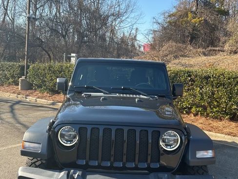 Used 2022 Jeep Wrangler Unlimited Sport image 3