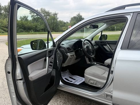 Used 2014 Subaru Forester 2.5i Premium w/ Popular Package #1 AWD/4WD image 10