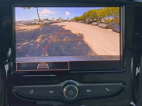 Used 2023 Chevrolet Traverse LS FWD image 13