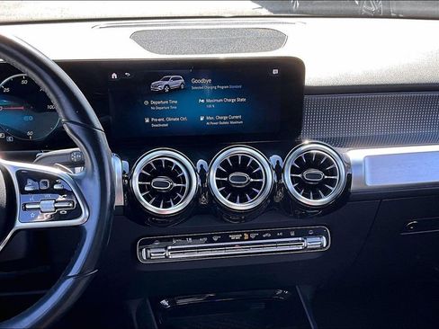Used 2022 Mercedes-Benz EQB 350 4MATIC image 9