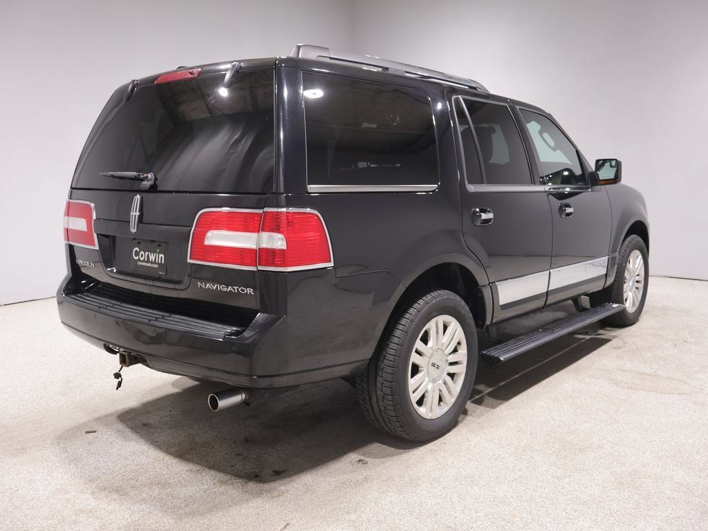 Used 2012 Lincoln Navigator 4WD image 11