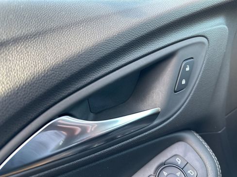 Used 2024 Buick Encore GX Sport Touring w/ Experience Buick Package image 17