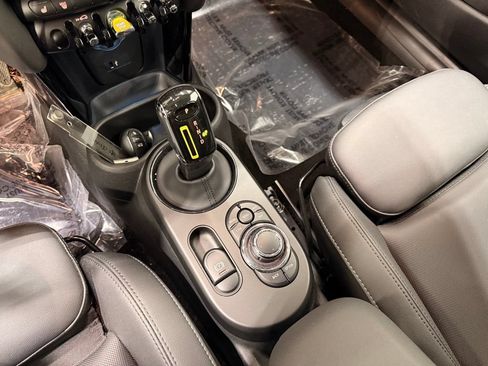 Certified 2024 MINI Cooper SE FWD image 19
