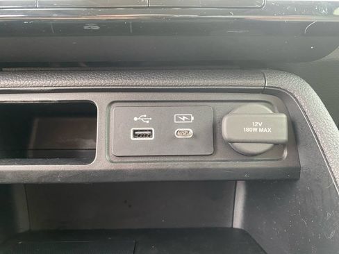 Used 2025 Honda Pilot Touring image 24