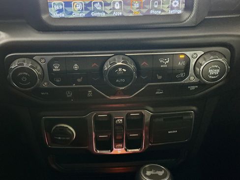 Used 2022 Jeep Wrangler Unlimited Sport AWD/4WD image 23