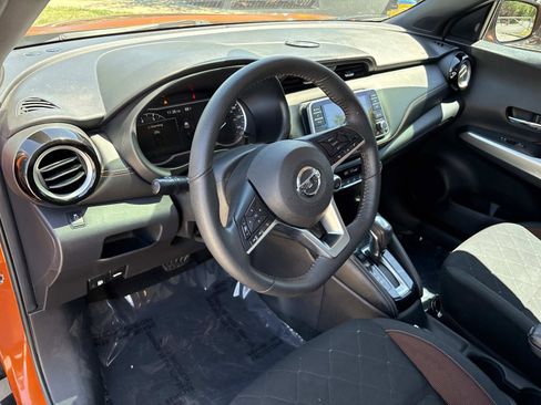 Used 2019 Nissan Kicks SR FWD image 15