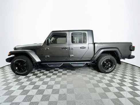 Used 2024 Jeep Gladiator Sport AWD/4WD image 3