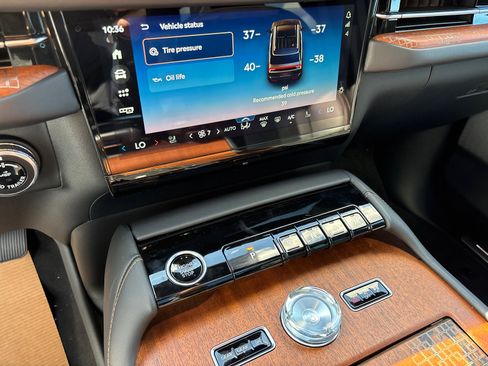 New 2025 Lincoln Navigator L Black Label image 22