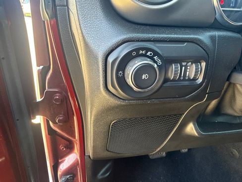 Used 2021 Jeep Wrangler Sport AWD/4WD image 19
