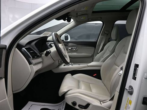 Used 2024 Volvo XC90 B6 Ultimate AWD/4WD image 9