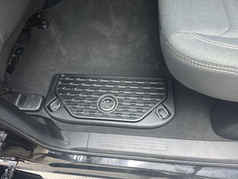 Used 2019 RAM 1500 Big Horn AWD/4WD image 40