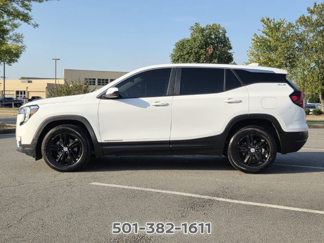Used 2024 GMC Terrain SLE FWD image 2