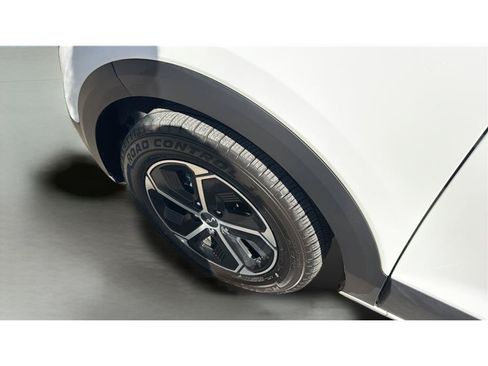 Used 2025 Kia Niro LX FWD image 40