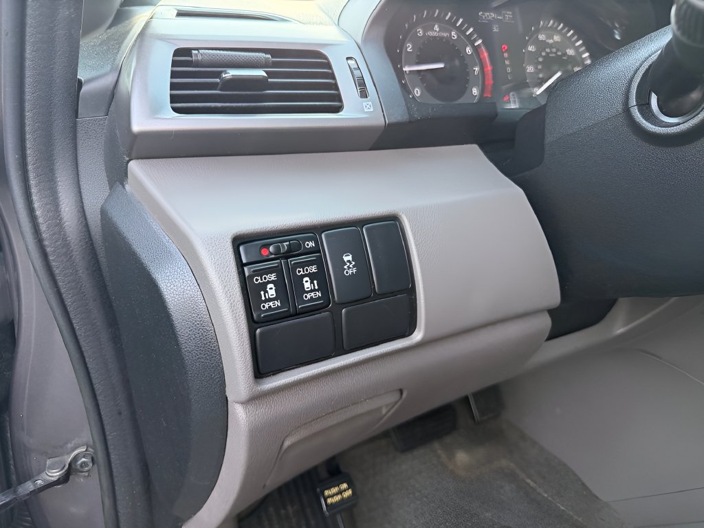 Used 2016 Honda Odyssey SE image 18