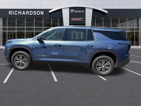 Used 2025 Chevrolet Traverse LT FWD image 12