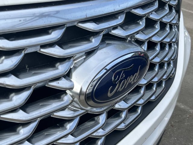 Used 2021 Ford Explorer Platinum w/ Equipment Group 601A AWD/4WD image 4