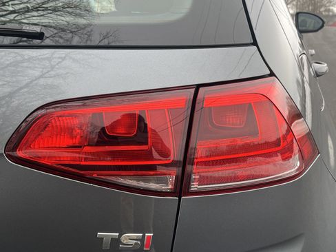 Used 2017 Volkswagen Golf Wolfsburg Edition image 28