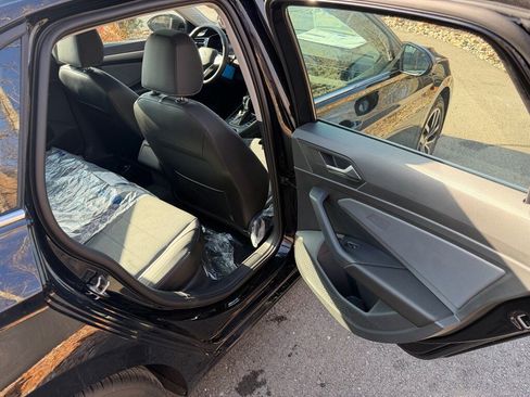 New 2025 Volkswagen Jetta SE image 13