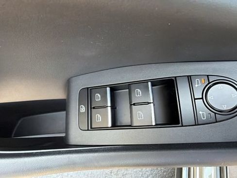 Used 2023 MAZDA MAZDA3 s FWD image 19