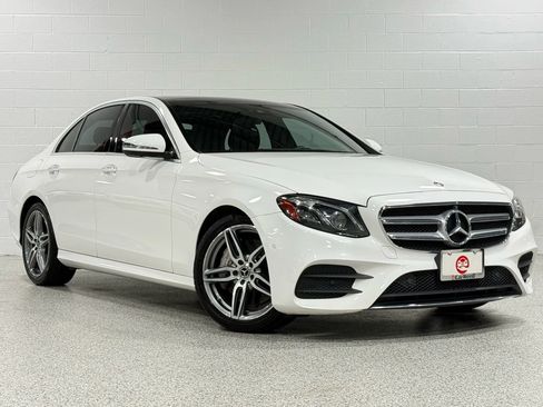 Used 2019 Mercedes-Benz E 300 4MATIC w/ Premium 1 Package image 4