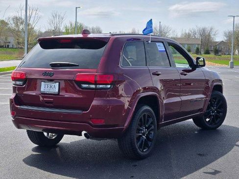 Used 2019 Jeep Grand Cherokee Altitude AWD/4WD image 13