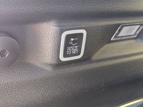 Certified 2024 Jeep Grand Cherokee L Limited w/ Luxury Tech Group II image 33