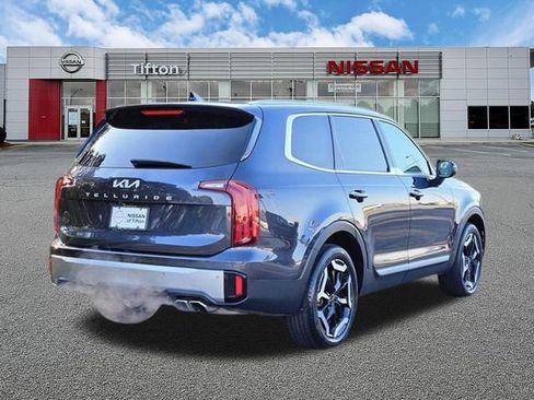 Used 2025 Kia Telluride S FWD image 4